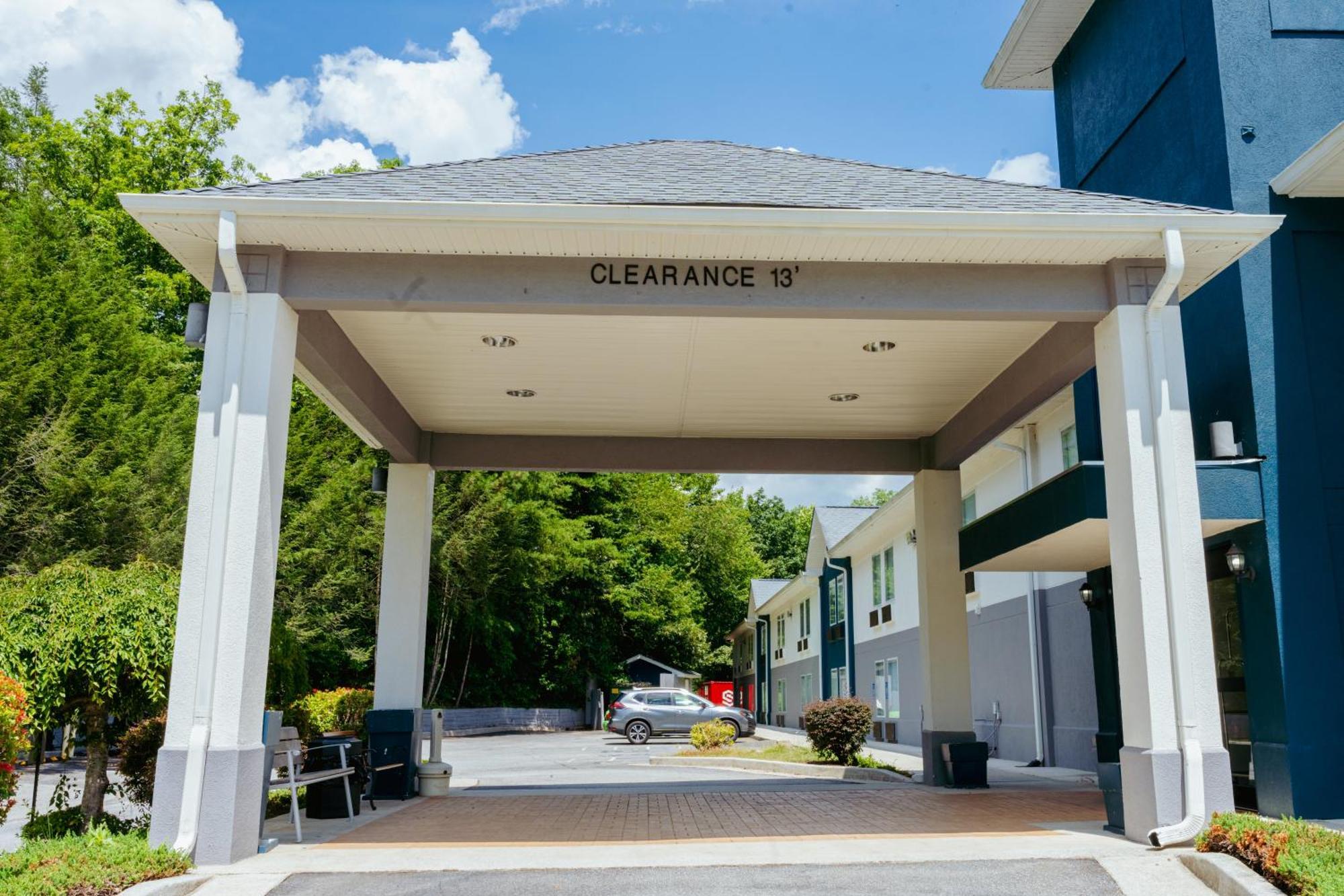 Clarion Pointe-Dillard Near Blue Ridge Mountains Hotel Buitenkant foto